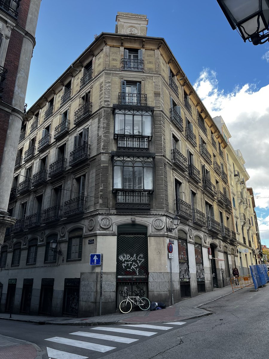 Hoy pasé por la locación real donde filmaron #malasaña32 la vieron?