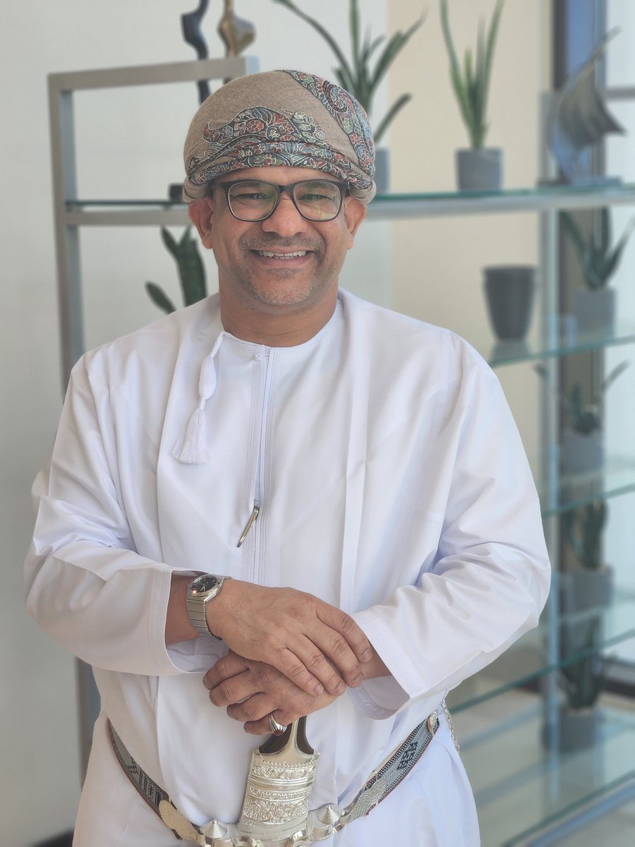 ibrahimamri911's tweet photo. الحمدلله🤲
 اللحظة التي تؤمن فيها بأن تحقيق ما تطلبه هو الواجب عليك، هذه هي لحظة اليقين و العزيمة والتصميم..
٥ سنوات والإيمان بأن المشروع ضرورة رغم التحديات و رغم اختلاف وجهات النظر لكن نظرك يضل على مسار تؤمن بأن فيه الخير العميم..
فرحة مستحقة لكل موظفي شركة المطاحن العمانية😊🙏 https://t.co/H0068eKNax