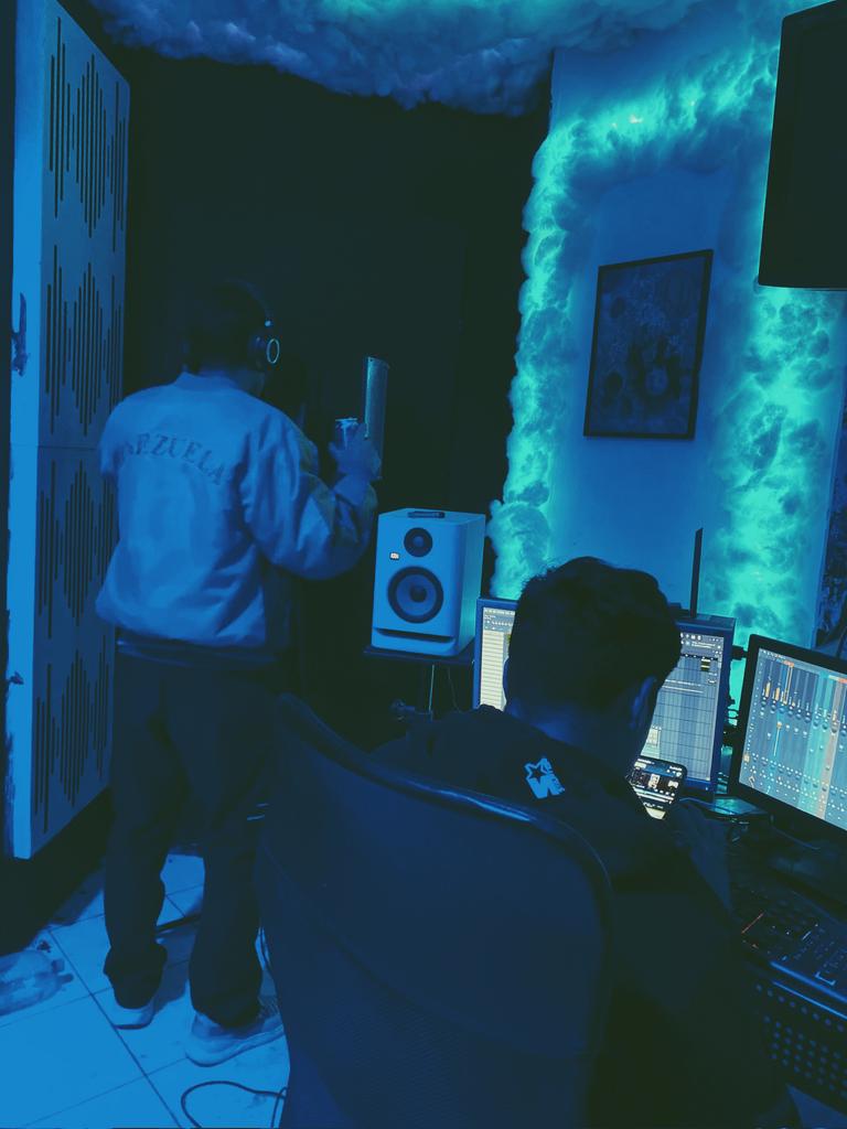 honda1f's tweet photo. Un vibe nsn. 🥶 https://t.co/qBjZLZX5KL