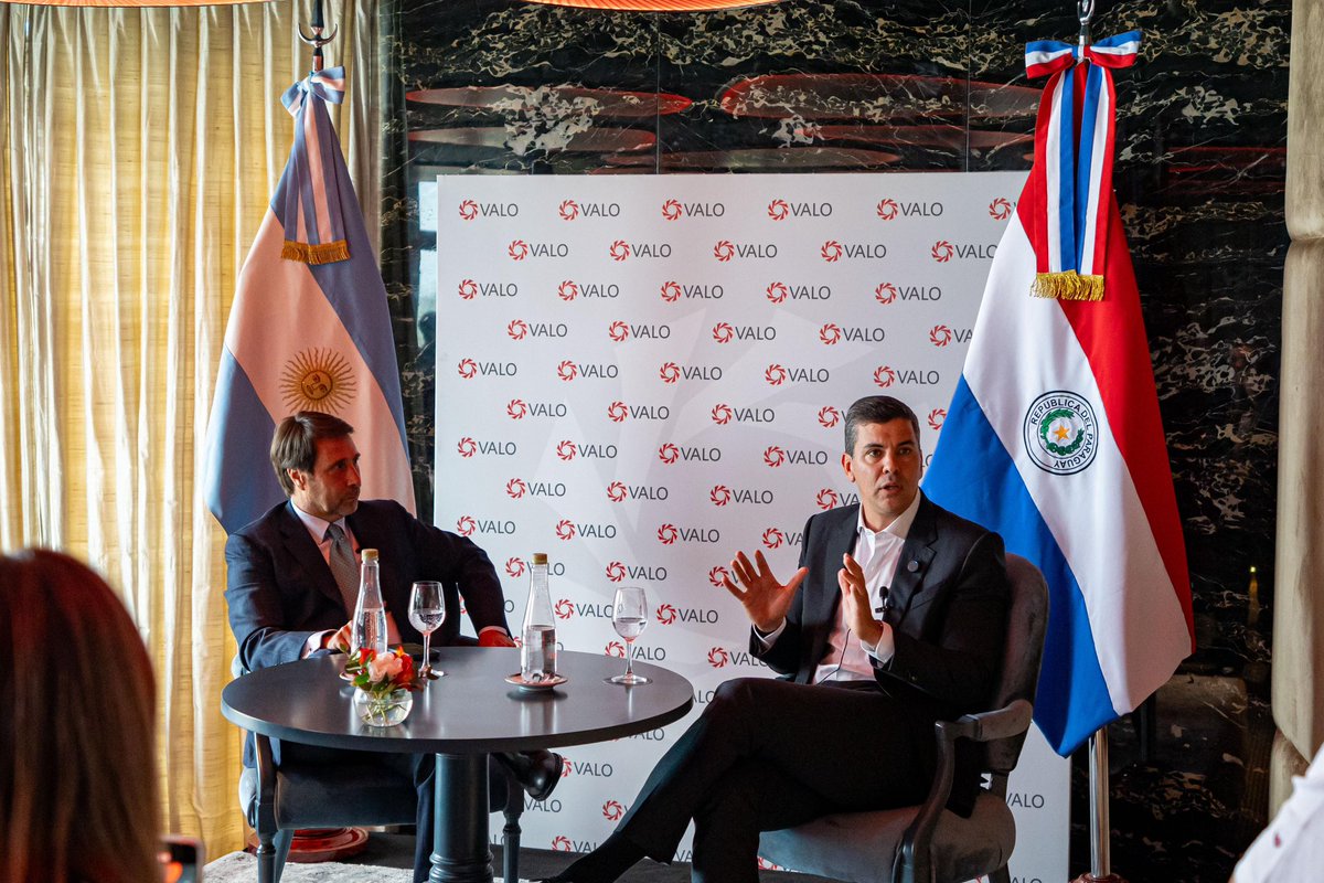 Santiago Peña tweet media