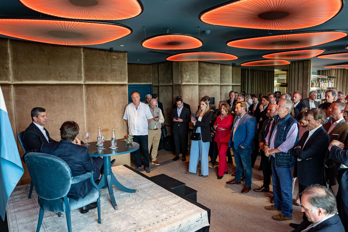 Santiago Peña tweet media