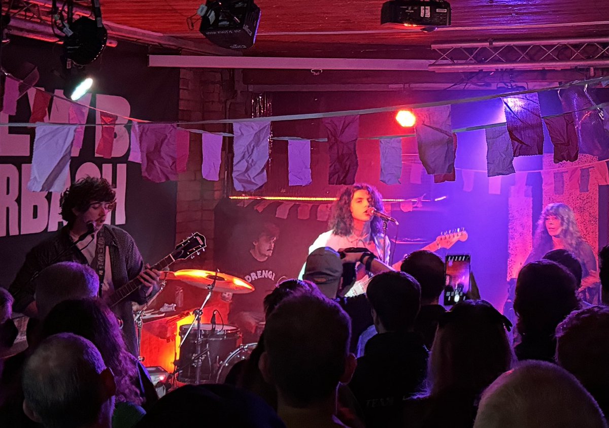 Can always rely on
<a href="/the_battenberg/">The Family Battenberg</a> to bring the house down #swnfest