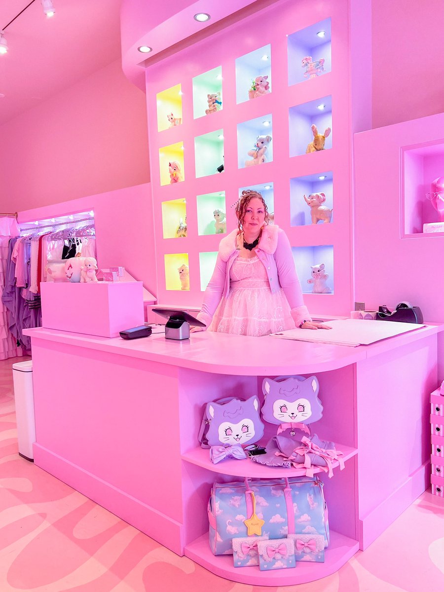 My Violet 💗 tweet media