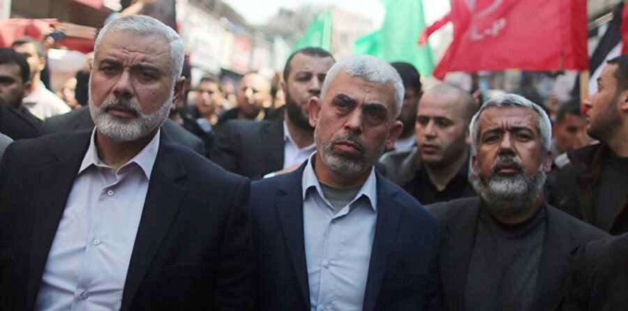 analizpost's tweet photo. İsmail Haniye...
Yahya Sinvar...

Siz şehidsiniz, biz de şahidiz. https://t.co/WxR9RiHVfi