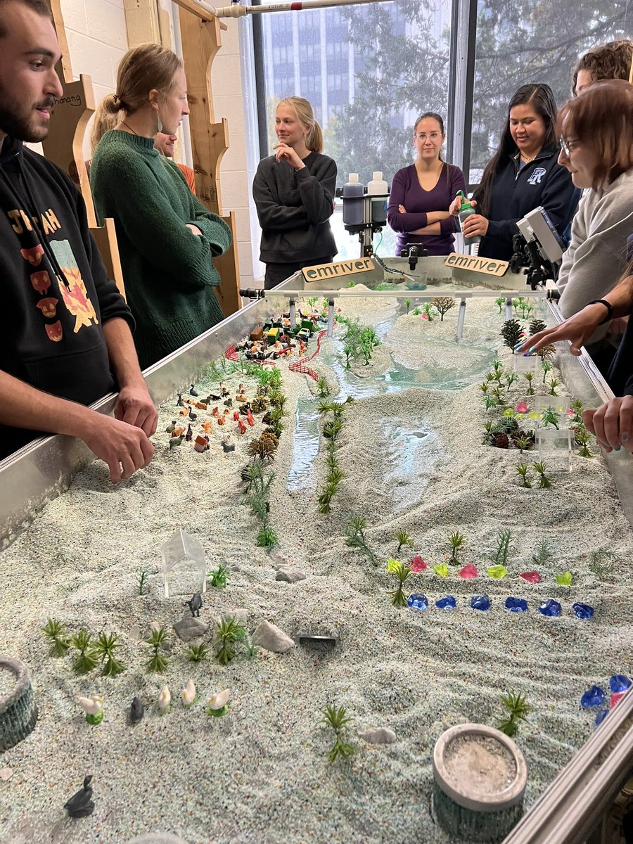 H2O_Soni's tweet image. Thursday #fieldfun emulated in lab. We simulated Ag practice impacts, storm surge, coastal vulnerabilities, gorges, rivers etc in my #Watershed #Hydrology &amp;amp; Mgt class #URITweets #PradhanangLab @universityofri @URI_GEO @uricels @EmriverModel #Sandbox #AugmentedReality #topography