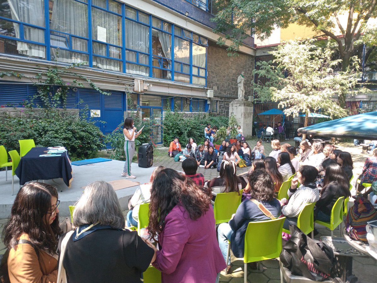 David_RT1998's tweet photo. Jornada "La voz, la piel, la superficie"

Conversaciones con Rosario Castellanos: poesía y narrativa en voz alta 

Que preciosidad hacer comunidad a través de estos encuentros afectivos que produce la literatura 💖

@CIEGUNAM 
@filos_unam https://t.co/n6abgD2oJ6