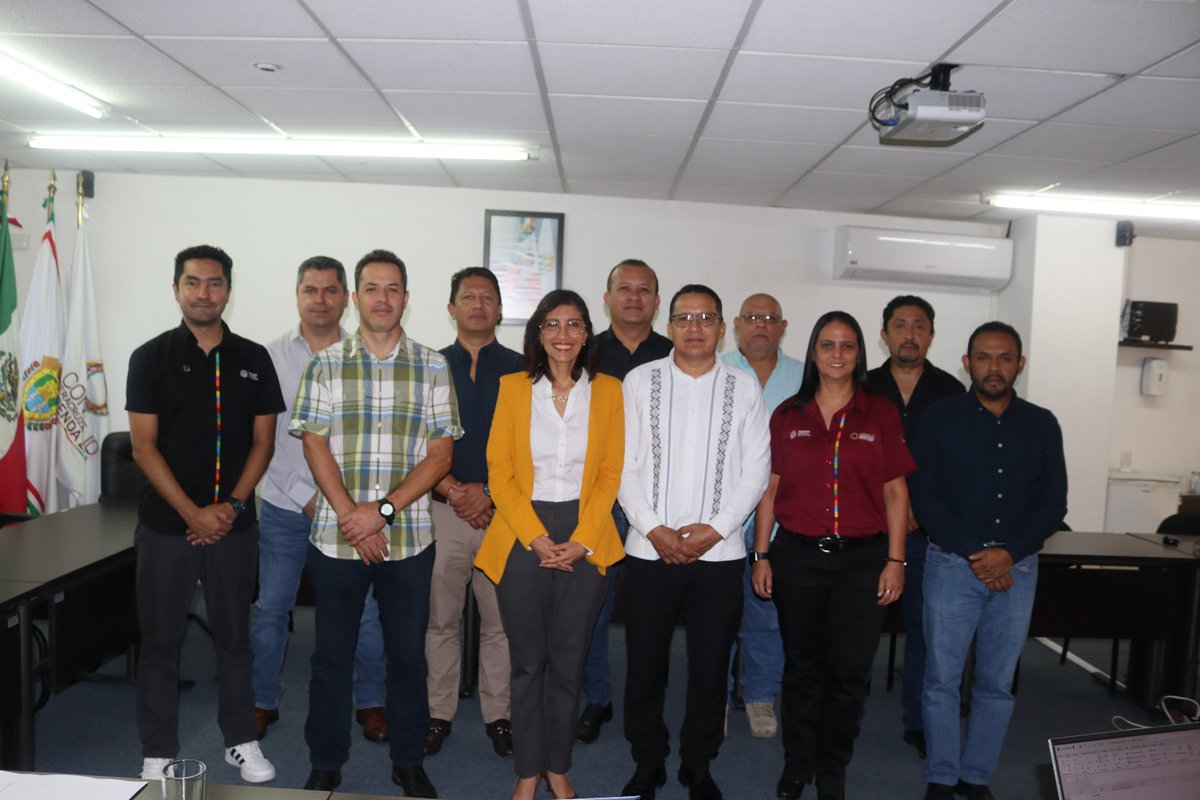 WalMtzOlvera's tweet photo. ¡Cerrando con todo! 🥁

🤓Cotejamos la información que integrará el cierre de la administración del Gobernador @CuitlahuacGJ .
.
.
.
Y tú ¿Eres #TeamProgob?
#Progob 
#TrabajamosconResultados
#JuntasTransformando 
#Veracruz 
#TransformamosBienAVeracruz https://t.co/jXM4st4qpC