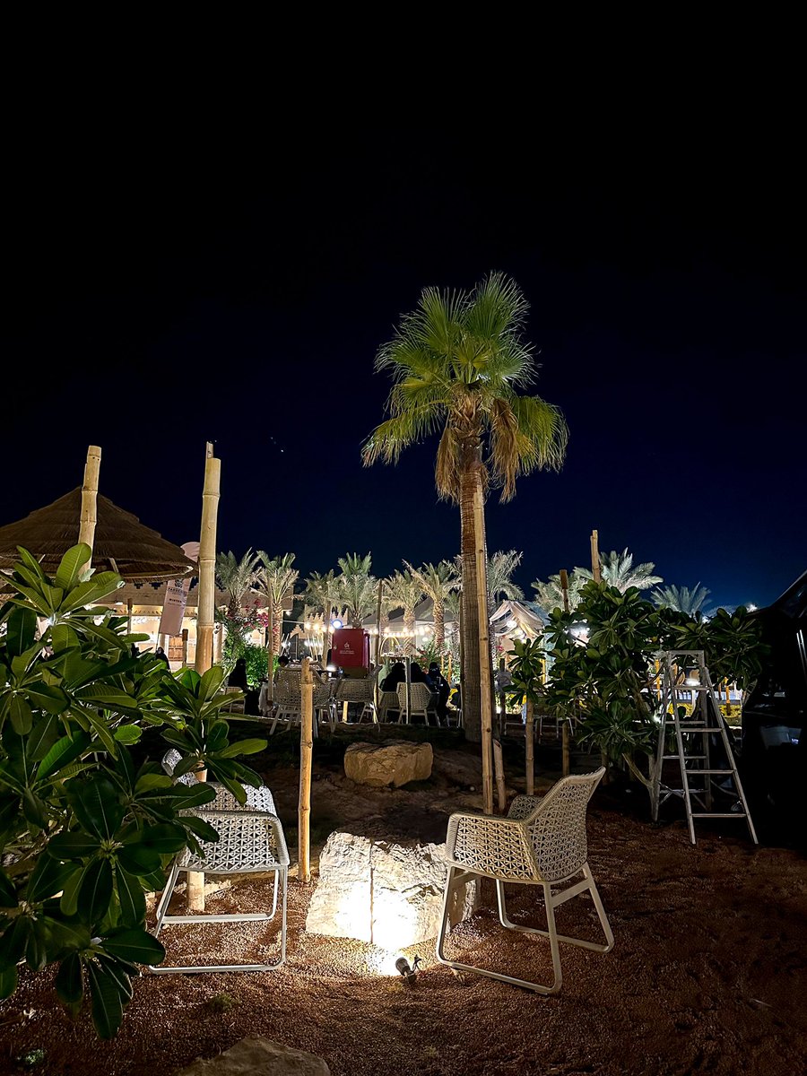 مكان جديد في العمارية 😻🤎🤎
مزرعة وبجلسات خارجية جميلة 🌴