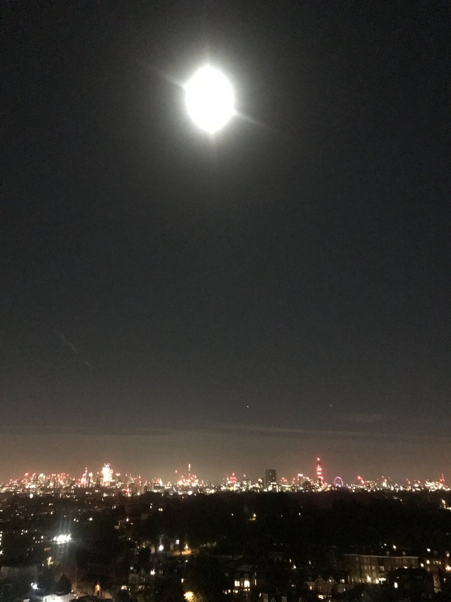 #SuperMoon over London