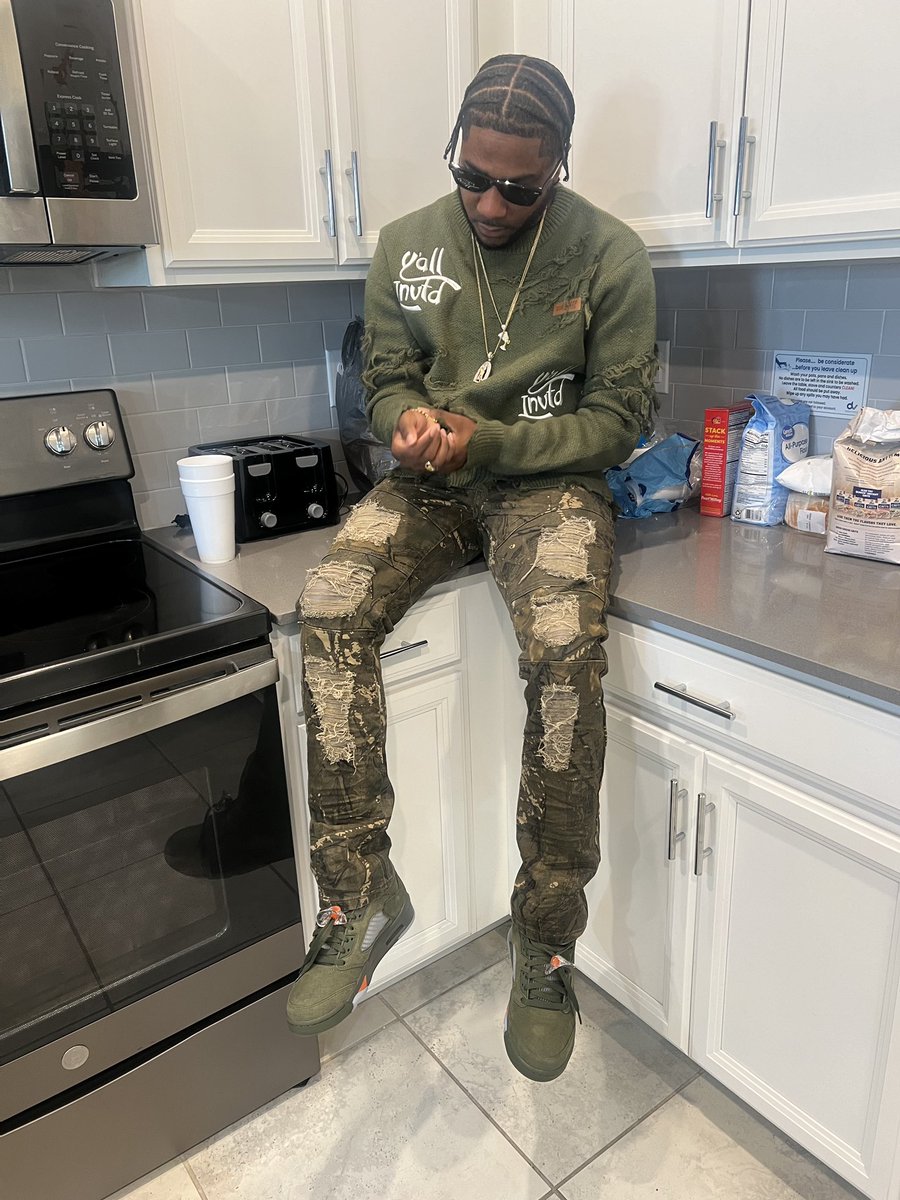 Exit1_Papa's tweet photo. Still turnt still lit I just be ducked off viben 🖤💫
#FreeDemMembers https://t.co/AHEFwO0vjn