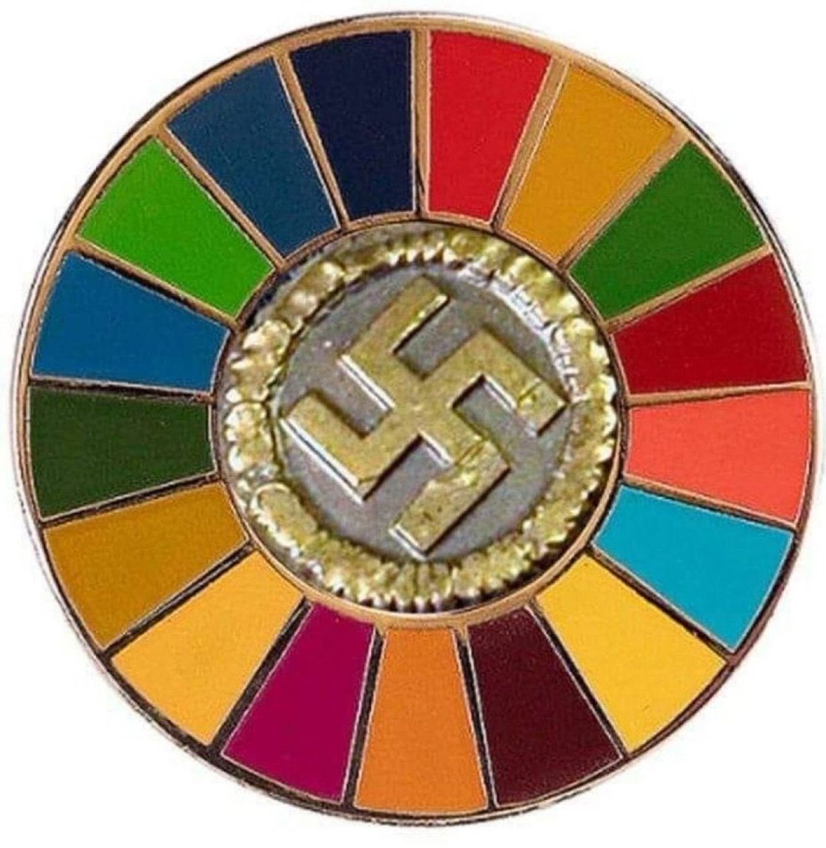 Hawk91988363's tweet photo. @BartvanHorck Ik wil een nationaal coördinator onzin bestrijder;
EU- integration and democratie.
Wat een tegenstrijdigheid in 1 zin zeg. Hier moeten ergens wetten tegen zijn gemaakt. Als of EU-integration zich ook maar ergens druk maakt over democratie. https://t.co/0dD4OlDeHI