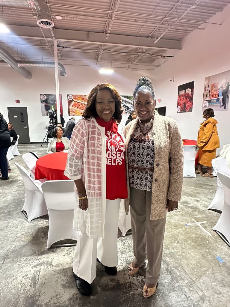 RepNikema's tweet photo. #TeamNikema attended the @4hosea Annual Holiday Kickoff. They raised thousands to fight hunger and housing disparities with support from partners in the private sector. The season of giving starts now, and together we're making a difference! #EradicateHunger https://t.co/1Ujkn5dzmd