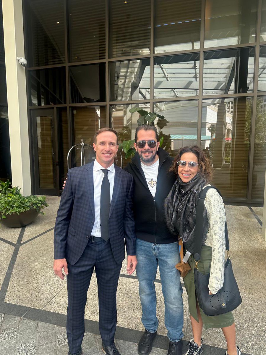 crisalarcon7's tweet photo. @drewbrees who dat! to the greatest player in @Saints history! A privilege to say hi! @ferromob. https://t.co/OVQ9o3oqex