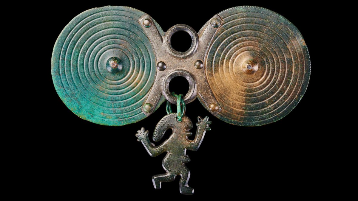 CanMusHistory's tweet photo. In 500–300 BCE, the Iapoda lived on the coast of the Balkan Peninsula &amp; islands in the Adriatic Sea. Known for their mining &amp; metalworking, they made pins like this to hold clothing or as adornments

#FirstRoyals ➡ https://t.co/qg5mGXCp39
@Arheoloski_zg 🇭🇷 📷©Field Museum Á.Vágó https://t.co/xy2ZyLaxcV