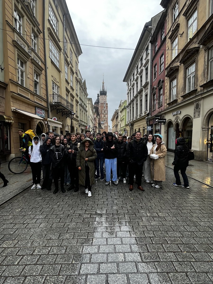 MissMcSheaffrey's tweet photo. Back from an amazing trip to Krakow and thanks to @MissScott10 for all your hardwork organising! The young people were an absolute credit to @BoclairAcademy from start to finish! 🇵🇱🏰 https://t.co/KDJCmK6JIT