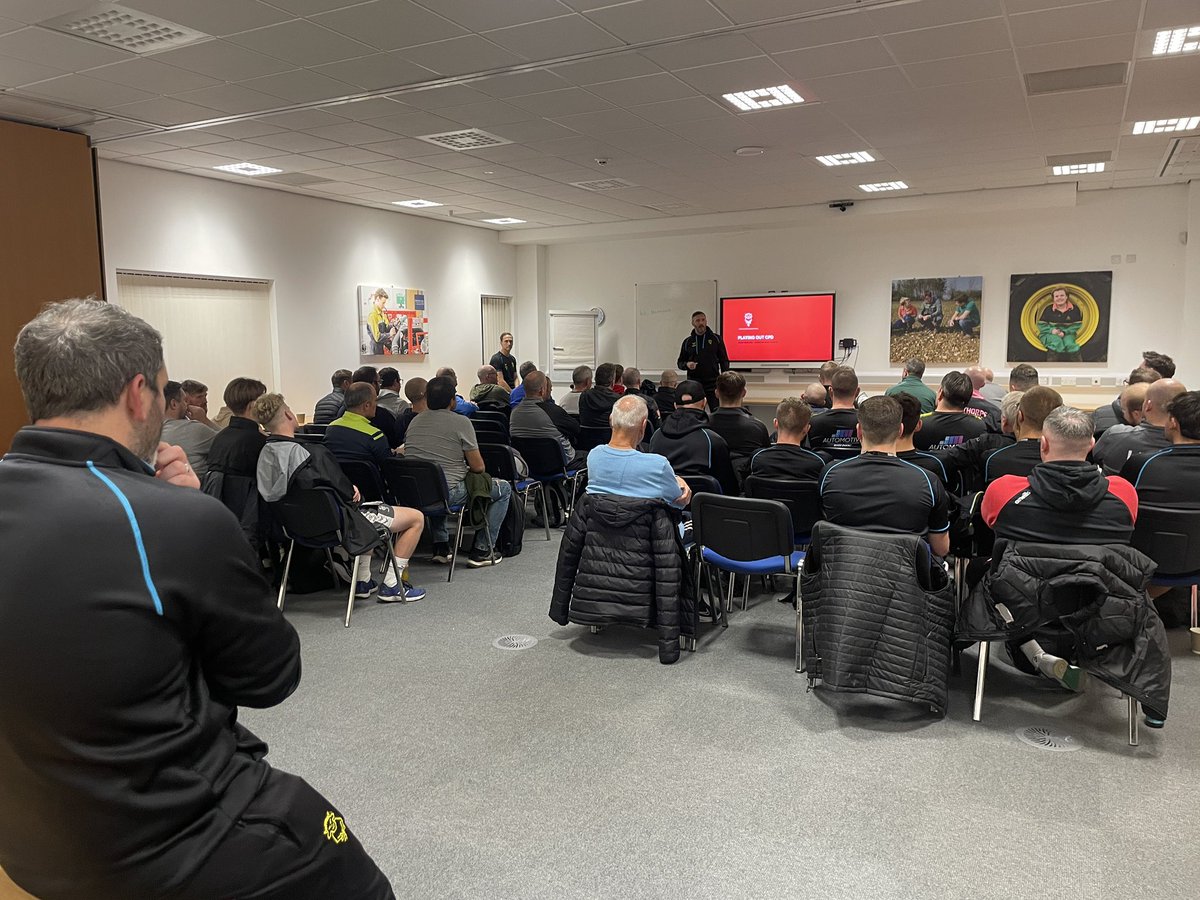We have arrived at <a href="/riseholmecampus/">Riseholme College</a> for the <a href="/Lincoln/">Abraham</a> City_FC led CPD event for grassroots coaches.

First Team Assistant Head Coach David Bridges will be leading a playing out the back session.