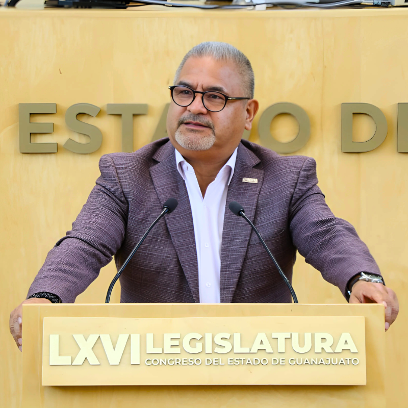 CongresoGto's tweet photo. #SesiónDePleno 🏛️ | El Dip. @MillanSoberanes busca prohibir diversas conductas discriminatorias 
🟤@DipMorenaGto