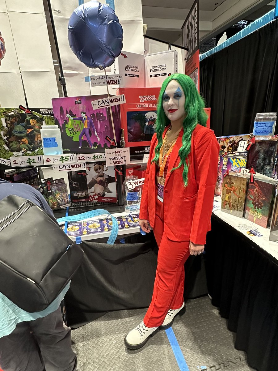 GeekStuffTNG's tweet image. You can win one of these Jokers at the #GeekStuff booth, #1959 at #NYCC. I won’t say which one! #joker