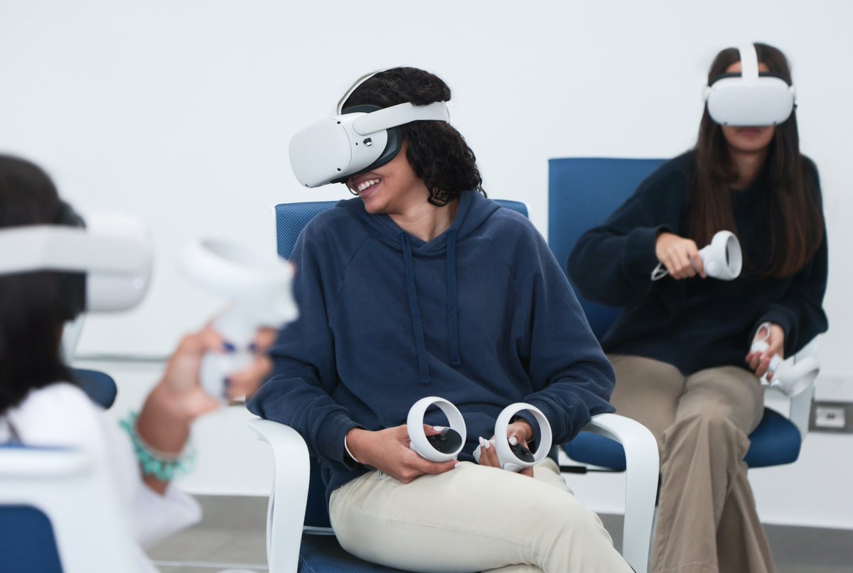 IIberia's tweet photo. Hemos inaugurado esta semana el proyecto de Realidad Virtual, comenzó como una iniciativa para integrar tecnología avanzada en el proceso educativo, brindando a los estudiantes experiencias inversivas y dinámicas. 

#institutoiberia #colegiodelmundo #santiagord #RealidadVirtual https://t.co/PbKdC0ZzTZ