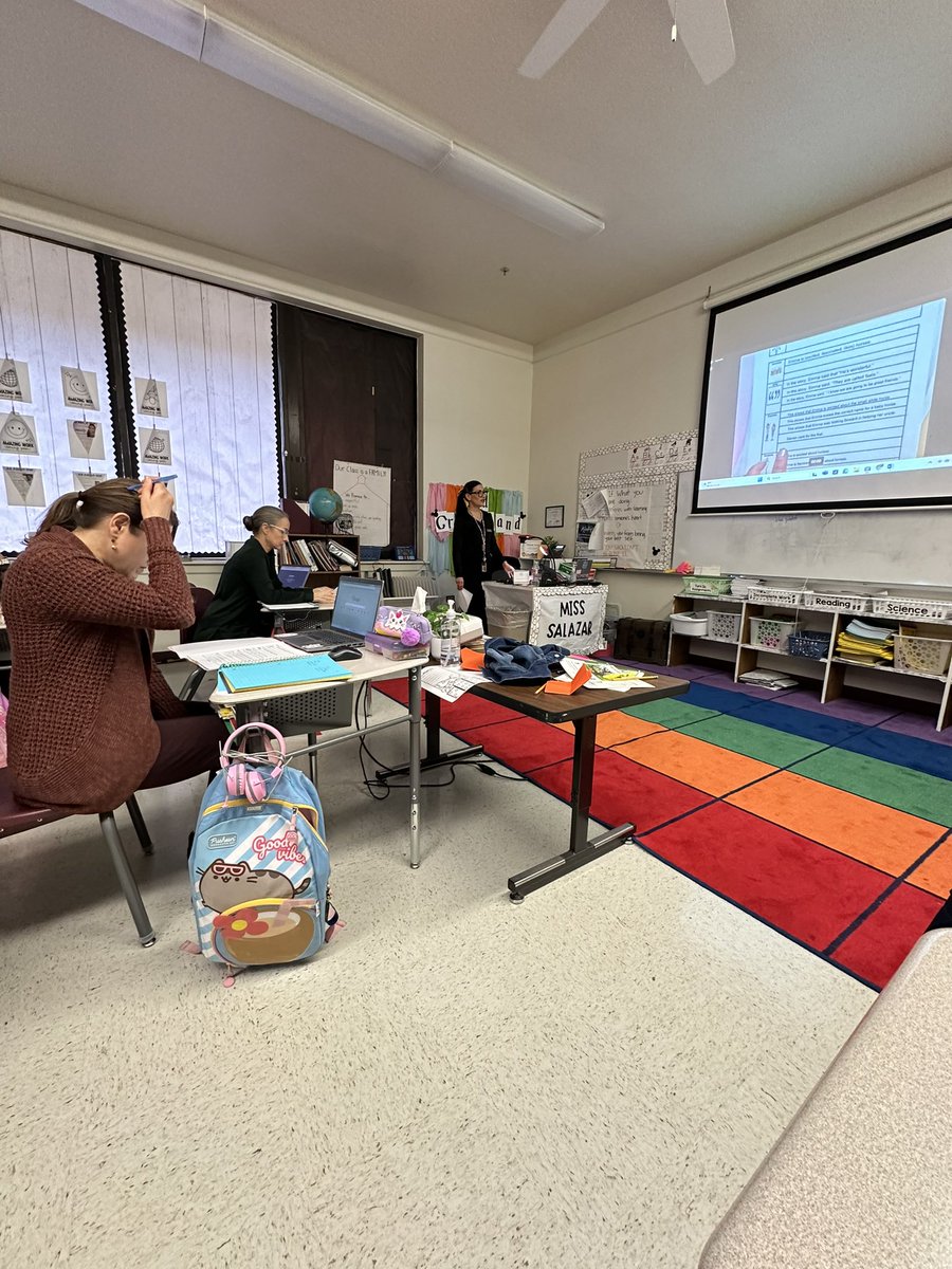 LFEtheplacetobe's tweet photo. What a great example of a Professional Learning Community! One of our 4th grade teachers is helping our 2nd grade teachers learn more about writeable. https://t.co/2D4GKLl6qM