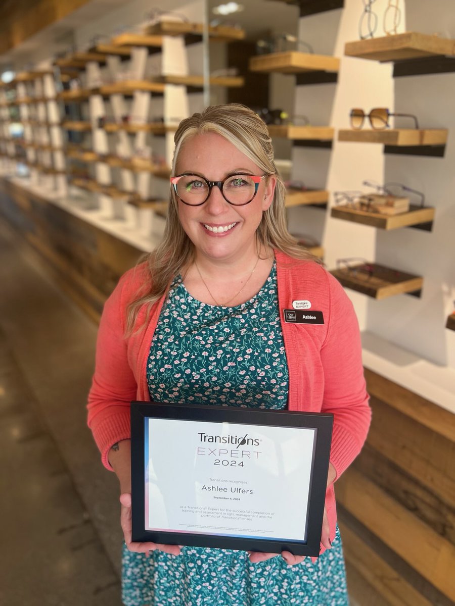 UrbanEyeWDM's tweet photo. Congratulations to Ashlee as she recently completed the education required to become a certified Transitions Expert.

#opticalguru #transitions #GenS #transitionsexpert #officemanager #westdesmoines #optical #lenses #transitionlenses https://t.co/gGCwJ1J3Pp