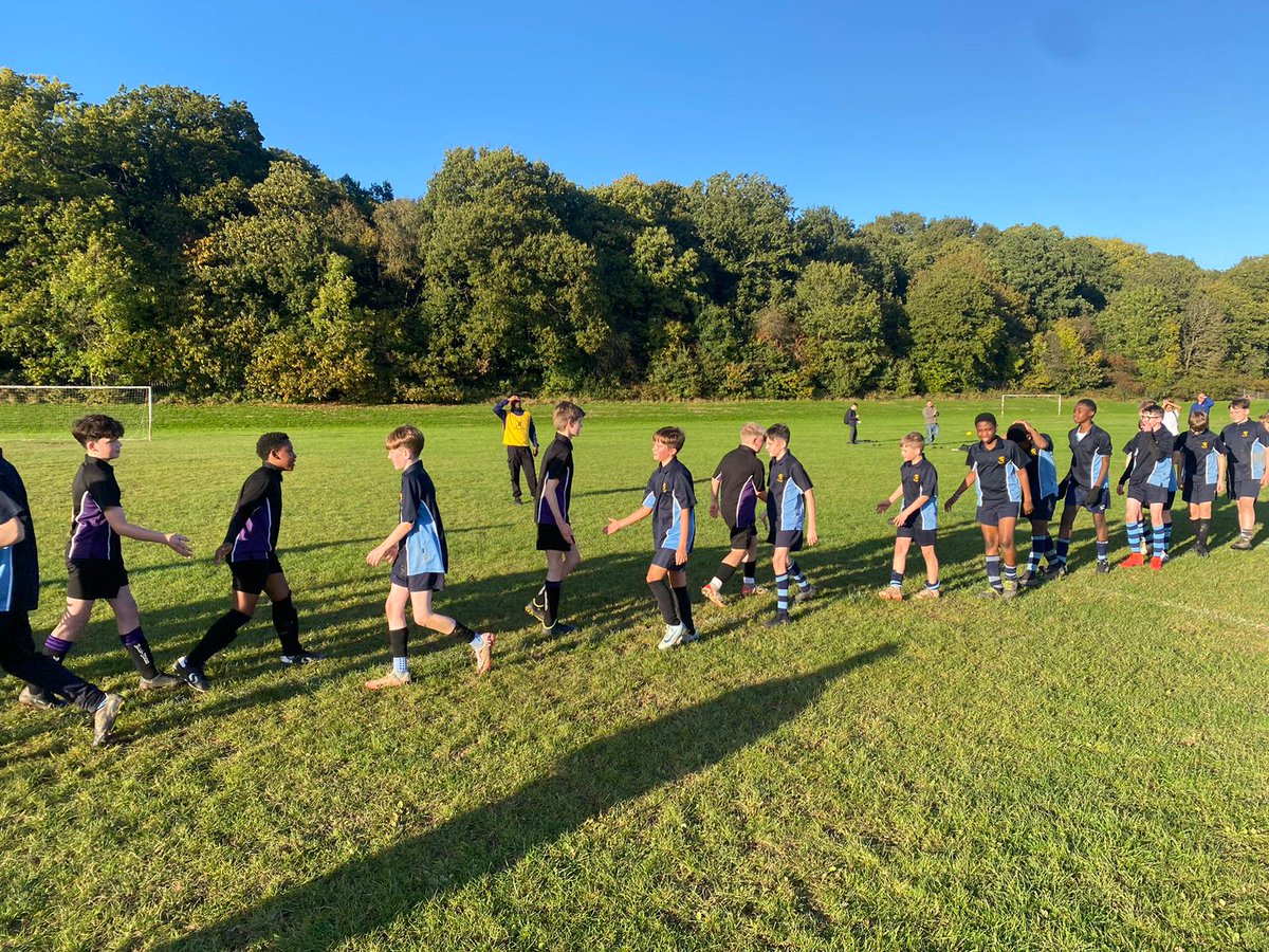 Congratulations to our Year 8 football team for winning 2-1 this afternoon. Logan with a last minute belter! Well played guys 👏☺️💪