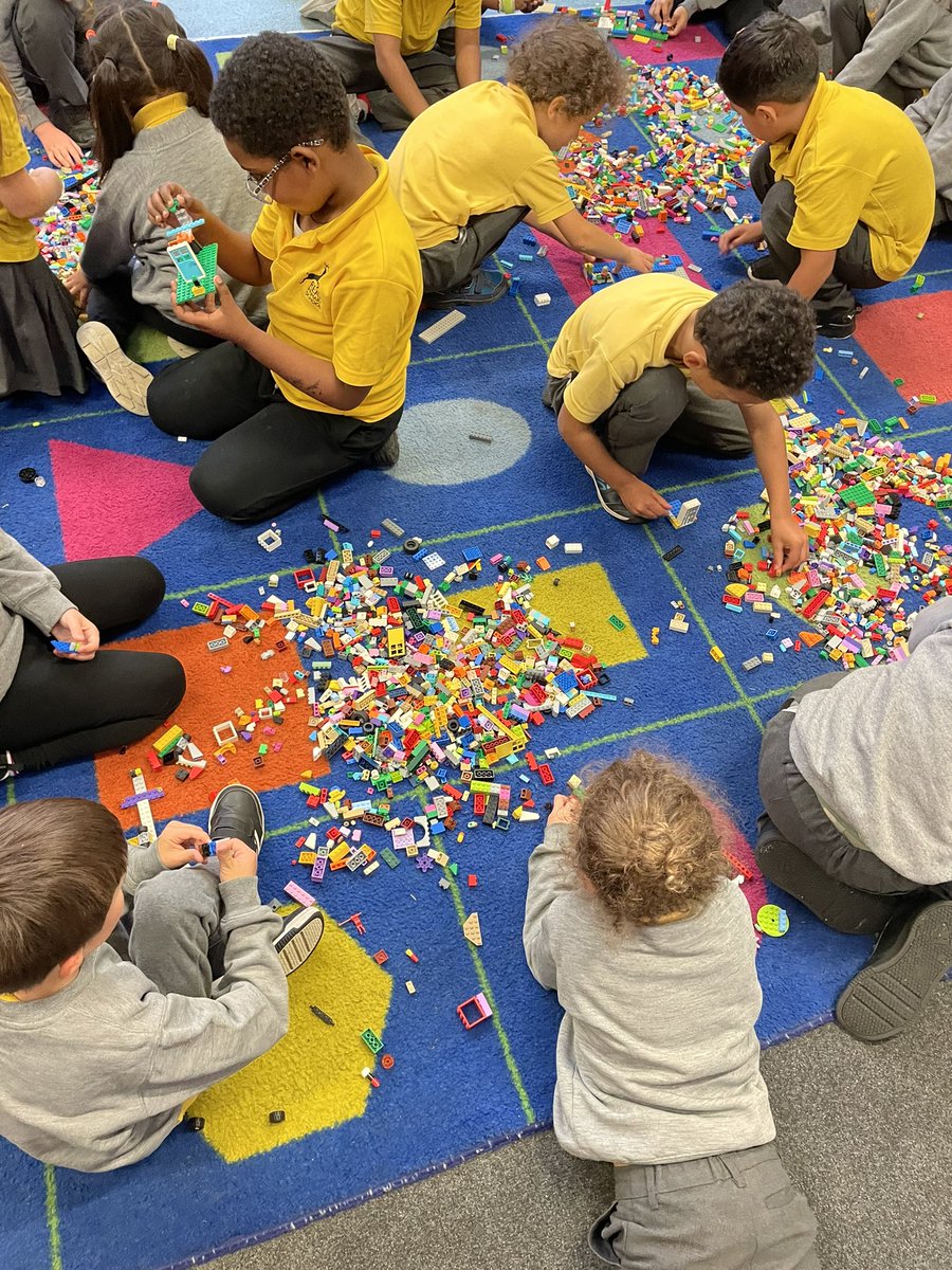 Year Two had a wonderful and very creative time with LEGO and KAPLA today! Thank you so much Friends of Reay! <a href="/ReayPrimary/">Reay Primary School</a> <a href="/ReayMrs/">Mrs D-J Reay</a> <a href="/FriendsofReay/">FriendsOfReay</a>