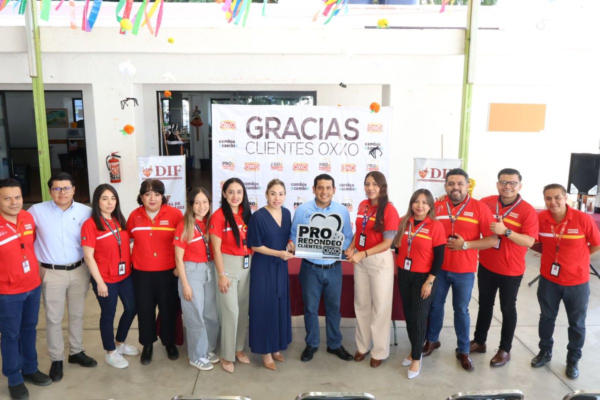 Develación del cheque del monto recaudado en este trimestre, como parte del Programa: Pro Redondeo Cambio X Cambio que impulsa la Cadena Comercial <a href="/OXXO_Escucha/">OXXO Escucha</a>.

Gracias a <a href="/Tiendas_OXXO/">Tiendas OXXO</a> y a todos los clientes. ❤️

#AccionesQueTrascienden
#RedondeoClientesOXXO