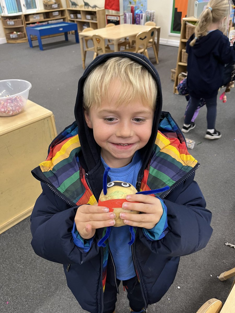 Miss Newboult tweet media