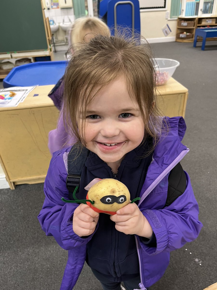 Miss Newboult tweet media