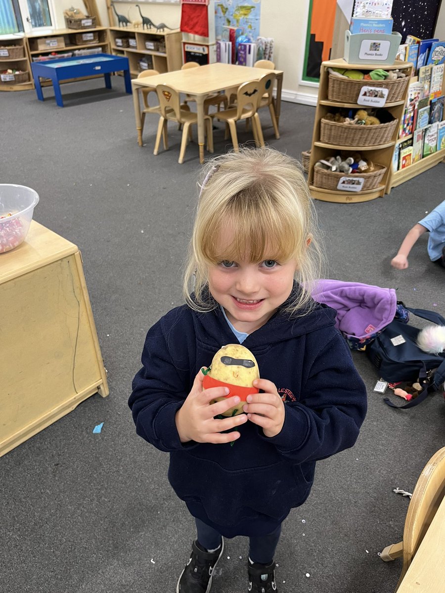 Miss Newboult tweet media