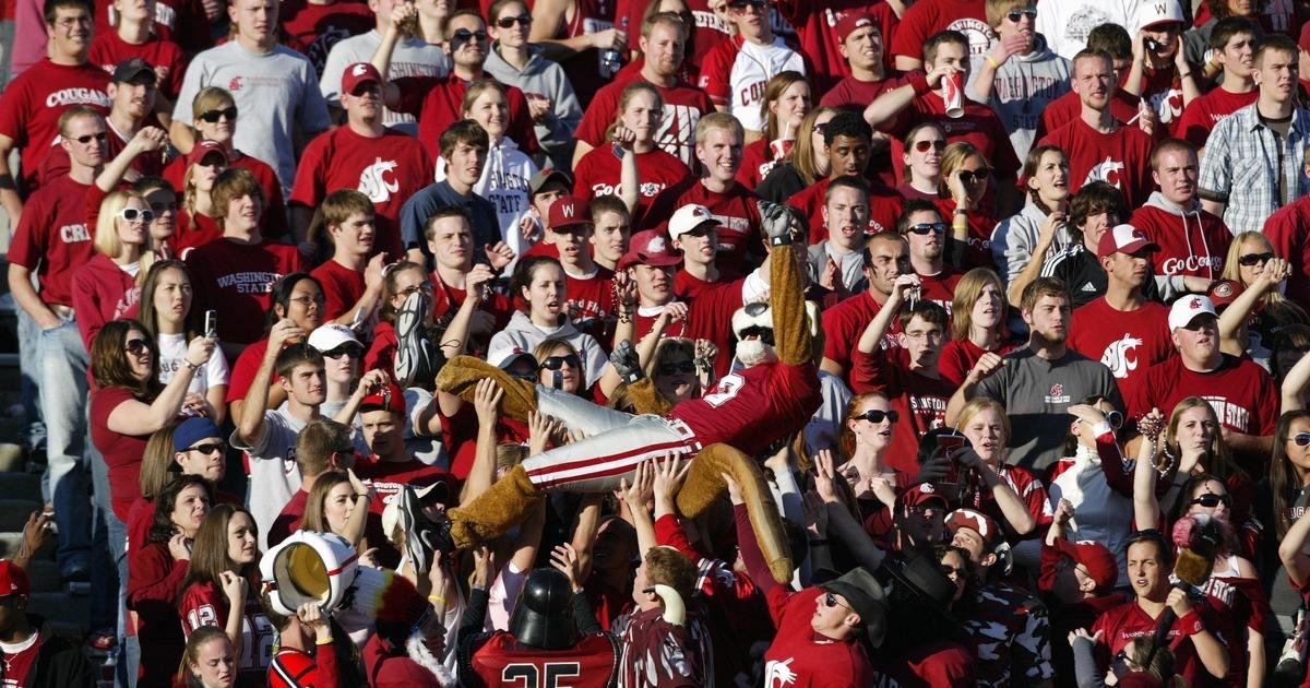 CoachDickert's tweet photo. @ZZUCRU let’s see it this weekend. This is your HOUSE let’s be loud for 4 quarters!!! https://t.co/asRbzq65HD