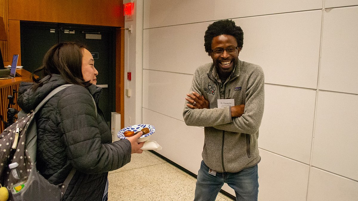 GeorgetownBGE's tweet photo. Another great Student Research Day in the books! Big thanks to MCGSO for hosting; to all the doctoral students who presented; to Dr. Ukpong Eyo for his keynote; and to all who attended the event and helped to judge presentations. 

Read more: https://t.co/YBWqmXqVdc https://t.co/3RxmUQd7hA