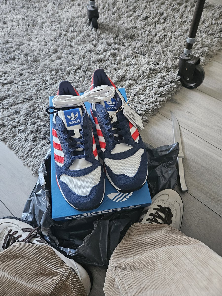 John99976854's tweet photo. Love a bargain, white or blue laces? #zx600 https://t.co/3ze4GehYab