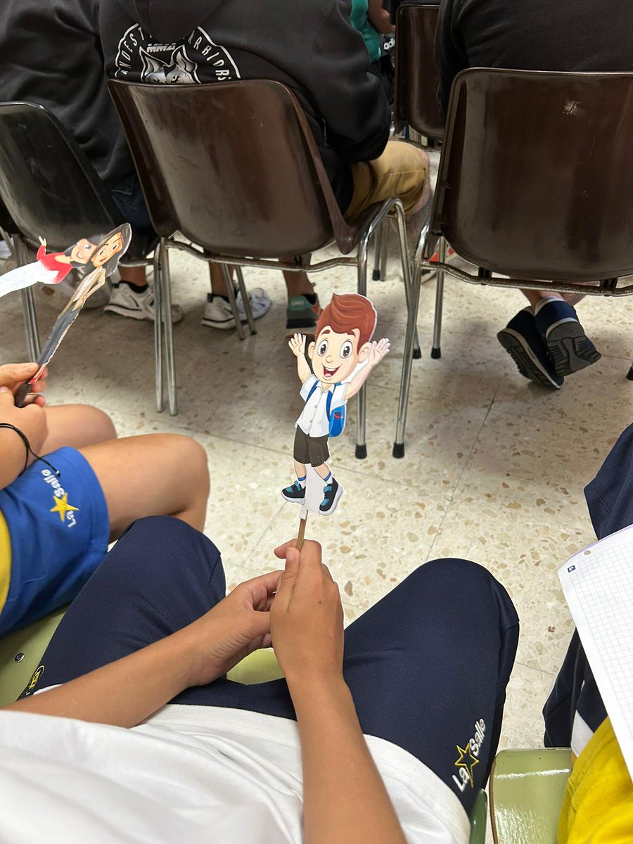 lasallevina's tweet photo. Gran final de Narrativa con GodlyPlay y los Titeres de #1ºESO con #NCA todo es distinto. Ellos han trabajado muchisimo y lo han hecho muy bien!!! GRACIAS A TODOS Y TODAS. GRACIAS A LAS FAMILIAS POR SU ASISTENCIA en un día tan importante para ellos y ellas. https://t.co/vsm0i7Xip3