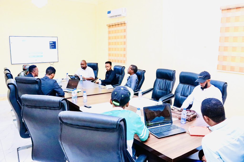 abdilhalimadam's tweet photo. Maanta waxaan qabanay Tababarka la xidhiidha Cyber Security 1, waxaaba u qabanay qaar kamid ah agaasimayaasha dawladda, waxaa soo qaban qaabiyay  Agaasimaha Wasaaradda Warfaafinta iyo Teknolojiyadda Abdurahman Yusuf Abdi. https://t.co/92p1pbkbzK