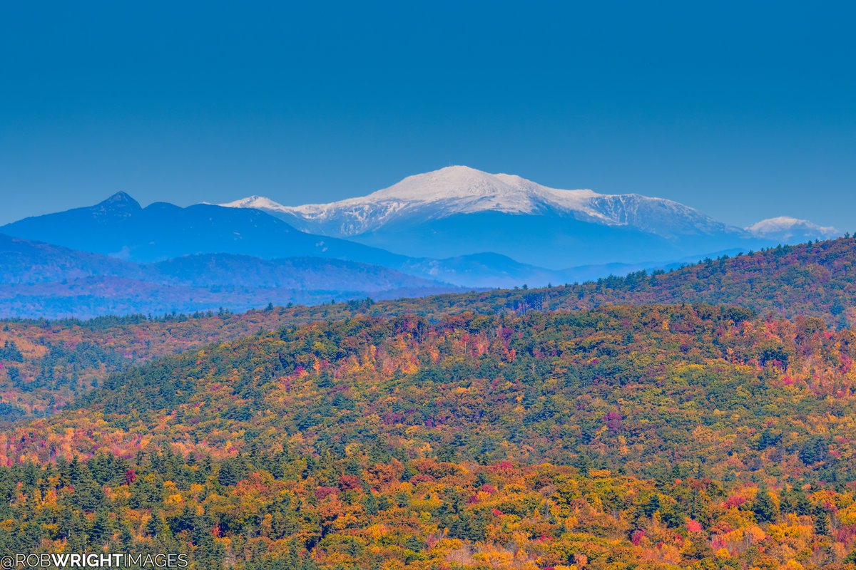 RobWrightImages's tweet image. Mt. Washington wearing its new winter coat, visible from 60 miles south (as the crow flies) today. #Snowliage
--
October 17, 2024
New Durham, NH
#NHwx #whitemountains #fallfoliage #mountains