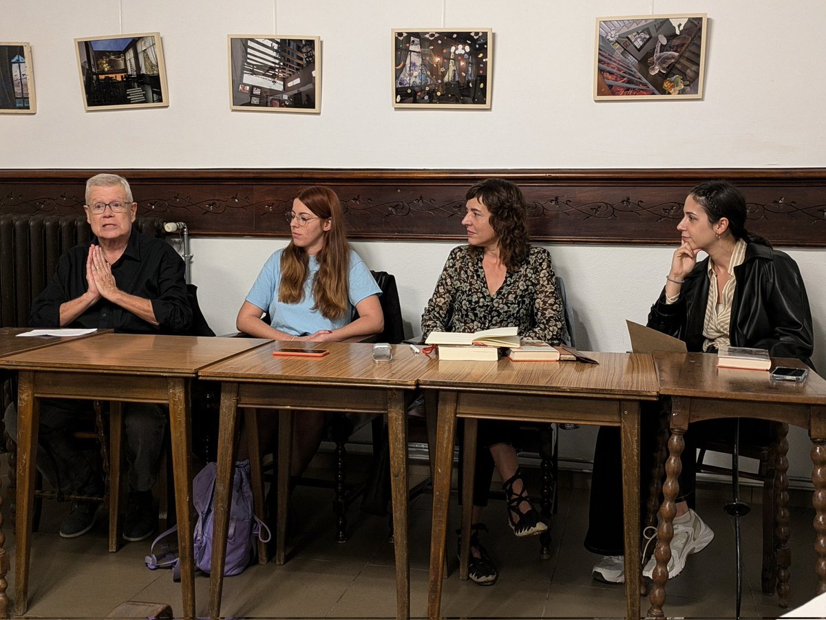 agricol1876's tweet photo. L’Agrícol acull una tertúlia literària amb Núria Cadenes que conversa amb  @juditjansa i Aina Soler, periodistes, i @JaumeMarfany Marfany, president de la @CAL_cat
#Vilafranca #Penedès @vilafrancaxindp @aiinnnns @ncadenes @OmniumPenedes #TotRepublica  #MarxaTorxes https://t.co/tAyWQM7U42
