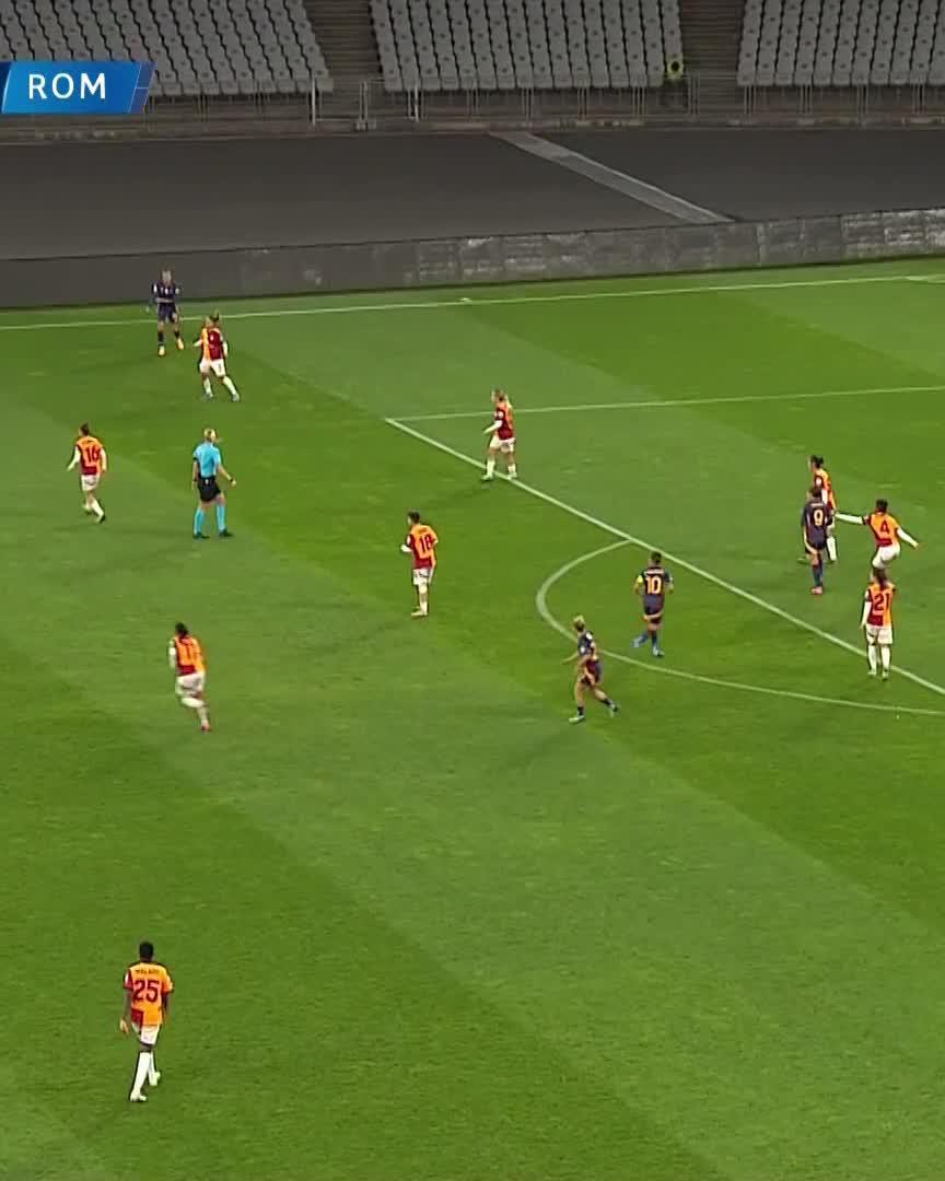 🎨🖌️ Roma are going all artistic now, as captain Manuela Giugliano connects with Haavi's perfect delivery!Watch live for free on DAZN ▶️  #UWCL #UWCLonDAZN