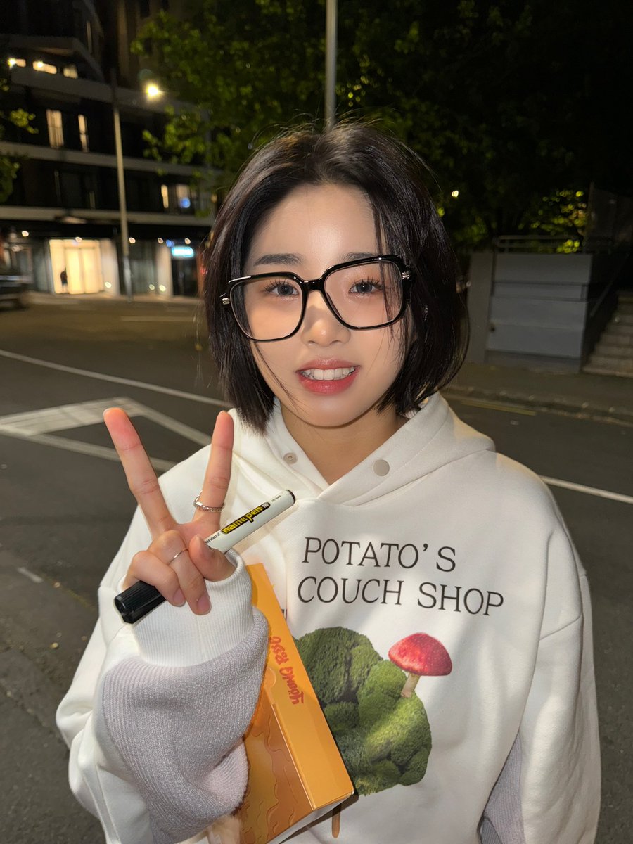 2주년도 함께 할꺼지?̊̈ 라는 손짓인가보다. 사랑해욤 ෆ˃̶͈̑.˂̶͈̑ෆ

#YOUNGPOSSE #정선혜 #SUNHYE #1주년 #뉴질랜드의추억 #2주년도 #사랑해