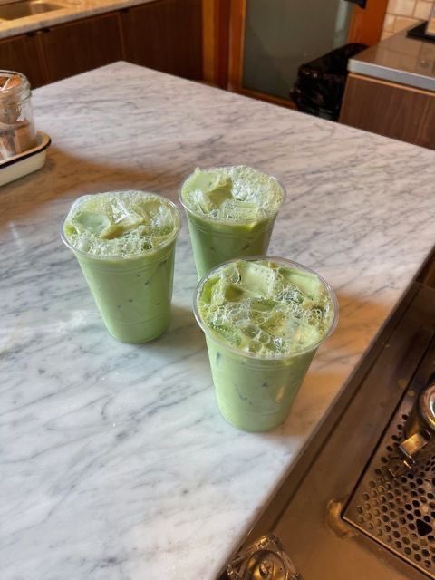 lateatokyo's tweet photo. 5. matcha magic
rather than mindlessly slurping down corn syrup and sugar (in US coffees)
korea swapped it w matcha. its anti-fat + doesnt make u feel pregnant https://t.co/R1SlwZyJ5B