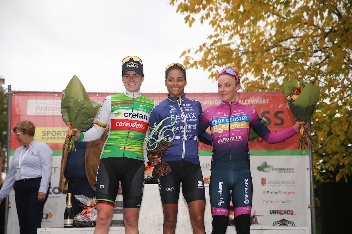 joan_zamora_00's tweet image. 🏆Ceylin del Carmen Alvarado  consigue su primera victoria de la temporada de ciclocross en @crossardooie

📸 @Photopressbe
 
#FenixDeceuninck #cyclingroad #ciclocross #Ciclismo #UCIWWT #Womencycling
