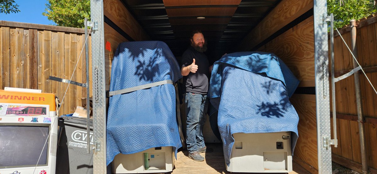 3rdStrikeOpen's tweet photo. Cabs are on their way to the venue. Massive thank you to @AnubisMachete for helping us out and lending cabs and his expertise to the Open! https://t.co/NnDiay5llW