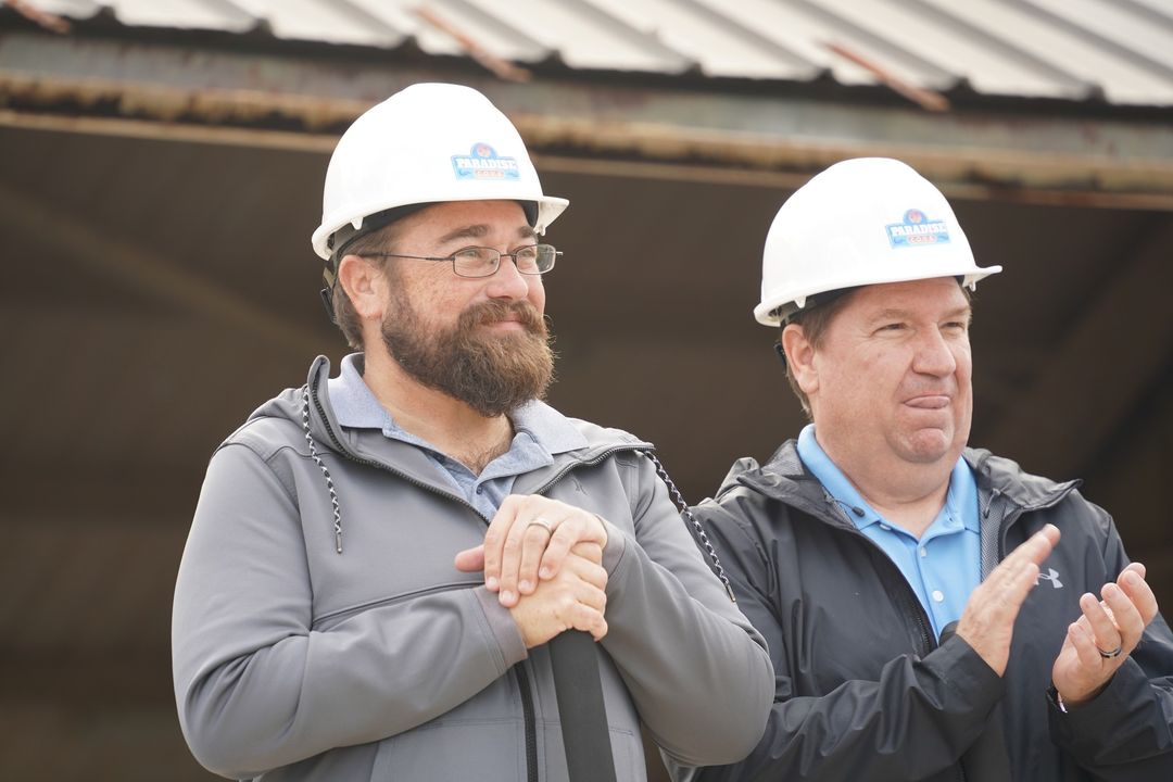 CapeCoral's tweet photo. 🌊🚧 Exciting news! Today, Council Members and City staff broke ground on SunSplash’s new 12,000 sq. ft. wave pool! With 160,000 gallons of water, adjustable waves up to 5 feet, more luxury cabanas, and a giant video screen, it’s going to be epic! 💦 #CapeCoral #SunSplash https://t.co/gQMo025KzX