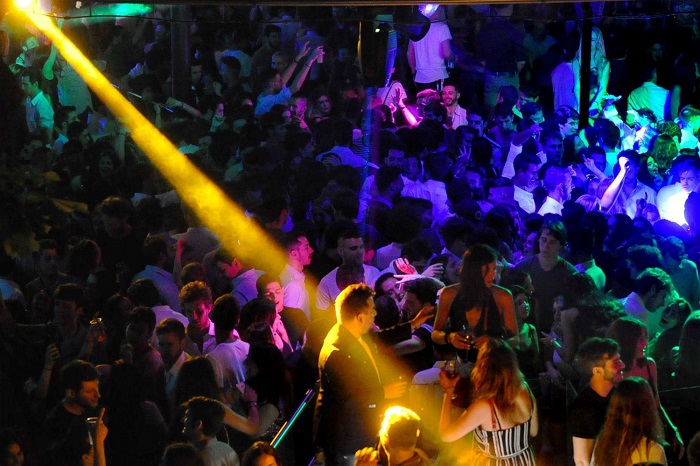 Discoteca abusiva chiusa dai vigili urbani pozzuoli21.it/discoteca-abus… via <a href="/Pozzuoli/">Joe Irwin</a> 21