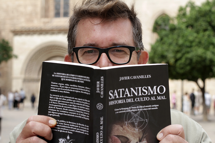 😈 Ya está a la venta urbi et orbi (en amazon, solo en eBook, no sé por qué) mi libro «Satanismo. La historia del culto al mal». Creo que os molará.
📚➡️ almuzaralibros.com/fichalibro.php…