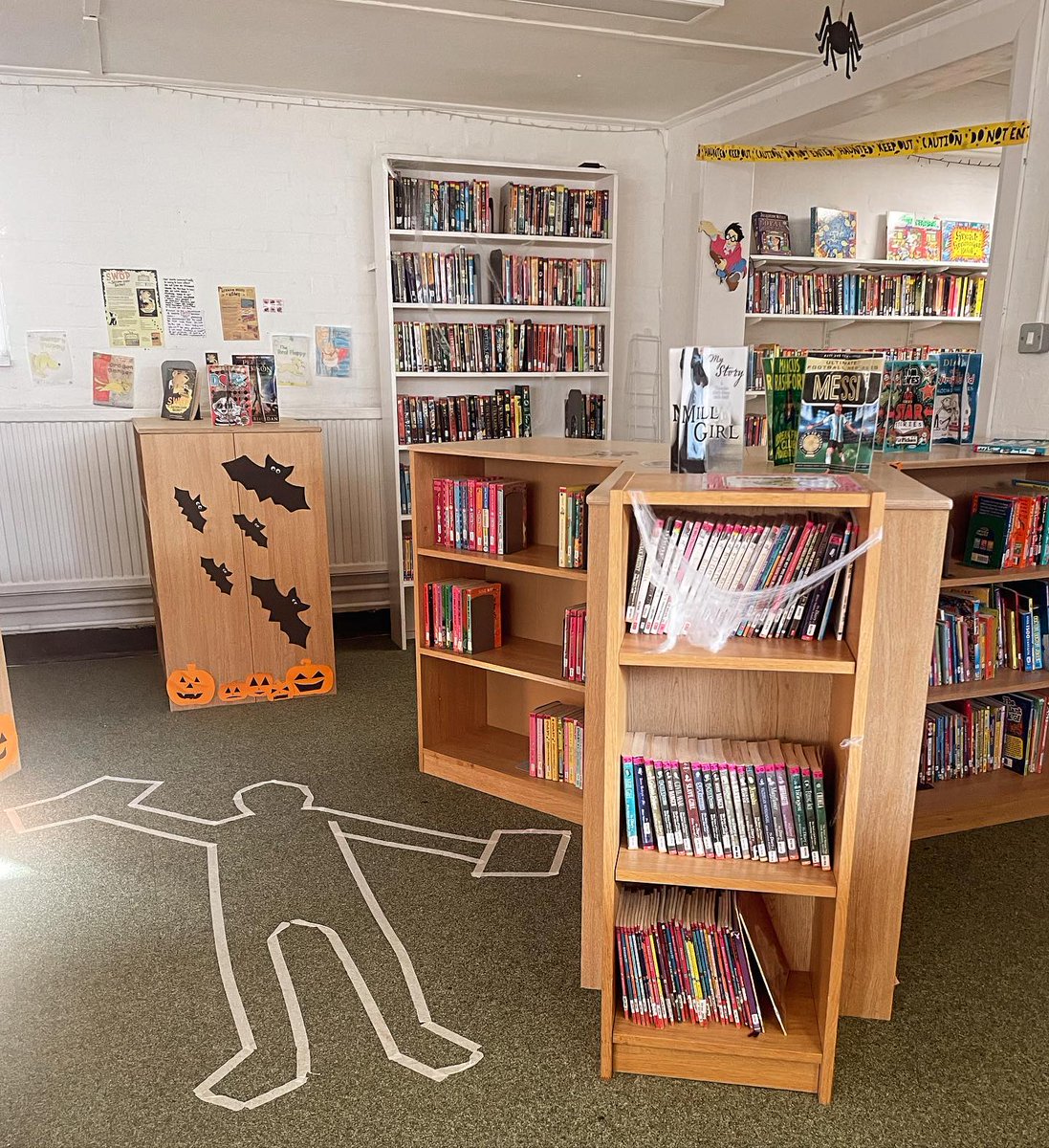 nlancingprimary's tweet image. Our library has had a bit of a spooky makeover. 🎃🪦💀