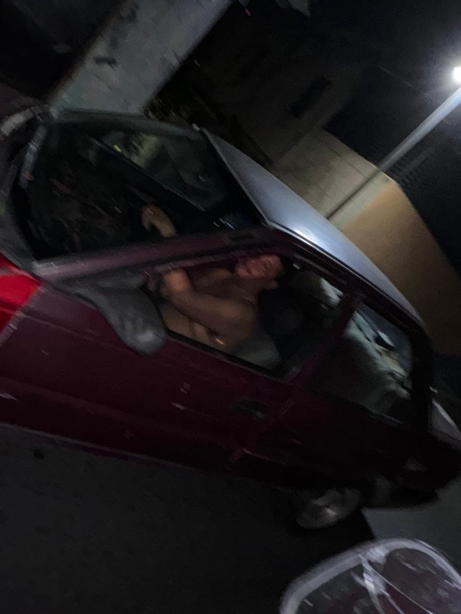 DerasRichard's tweet photo. ANOCHE UN CARRO ME GOLPEÓ DE FRENTE EN LA CALLE PARALELA A LA JUAN BERTIS SENTIDO DE LA GARITA A C DELGADO BIEN BORRACHO LLAME A 911 PERO O CONTESTARON. @PNCSV @Vi11atoro @DefensaSV https://t.co/8U3EhEuLnA