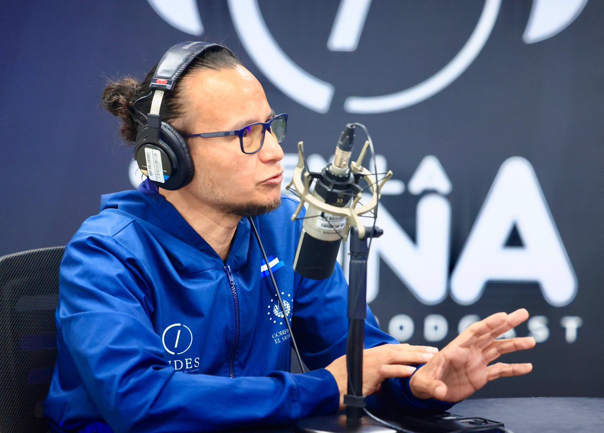 indeselsalvador's tweet photo. ¡Continuamos en vivo! 🎙

Sintonízanos en estos momentos por @RadioLaChevere 100.9 FM, en nuestro programa +Deportes Radio. 🫡🇸🇻

También puedes sintonizarnos en nuestro canal de Youtube: https://t.co/qJxnrHrtv2 🫰🏻✨

#ConstruyendoElCamino https://t.co/D6zHllG3sH