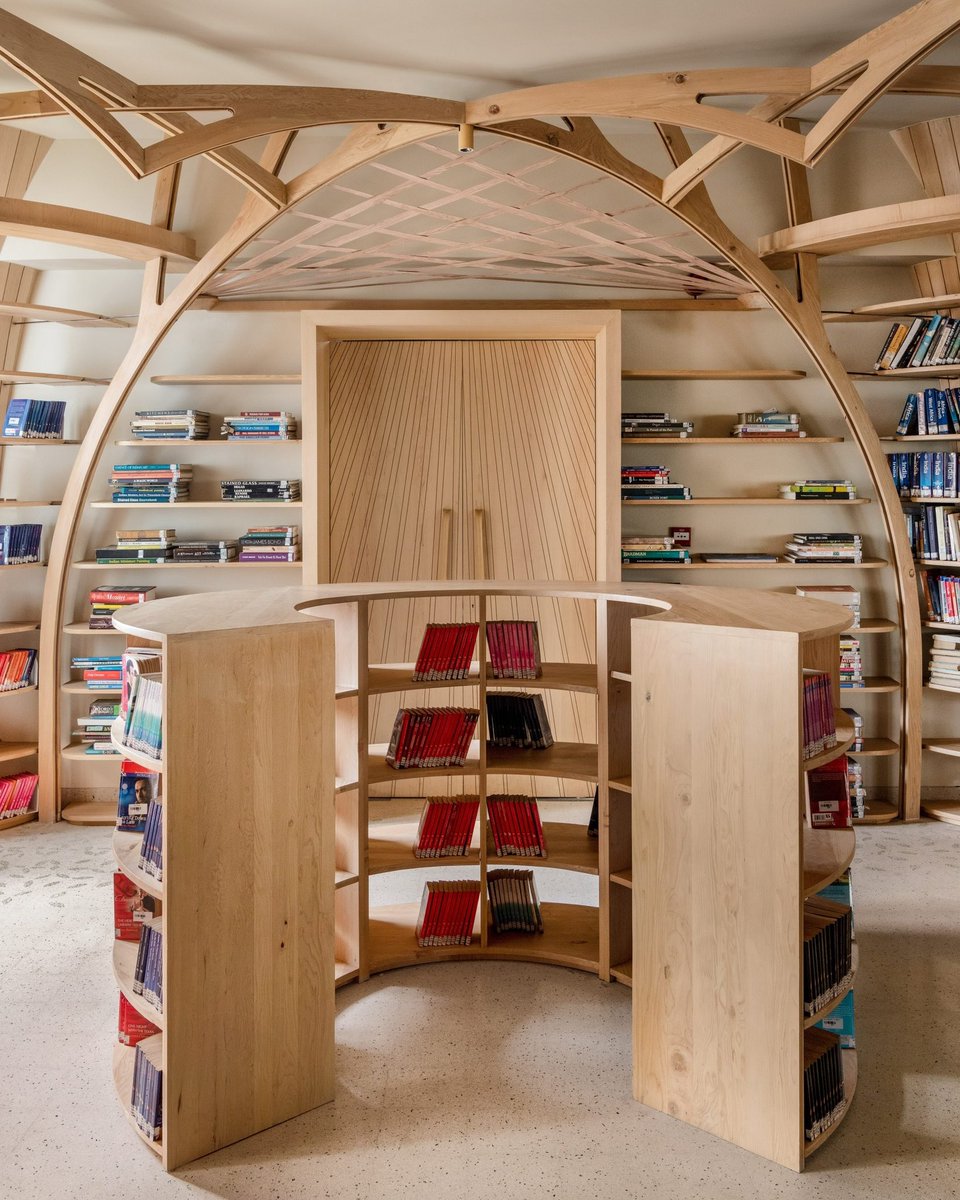 elledecorindia's tweet image. Read more: shorturl.at/w8ToN 

#EDDesign A forest of books? Inside a library designed by studio HINGE at Cricket Club of India 

#elledecorindia #elledecor #librarymumbai #publiclibrary #innovativearchitecture #indianarchitect